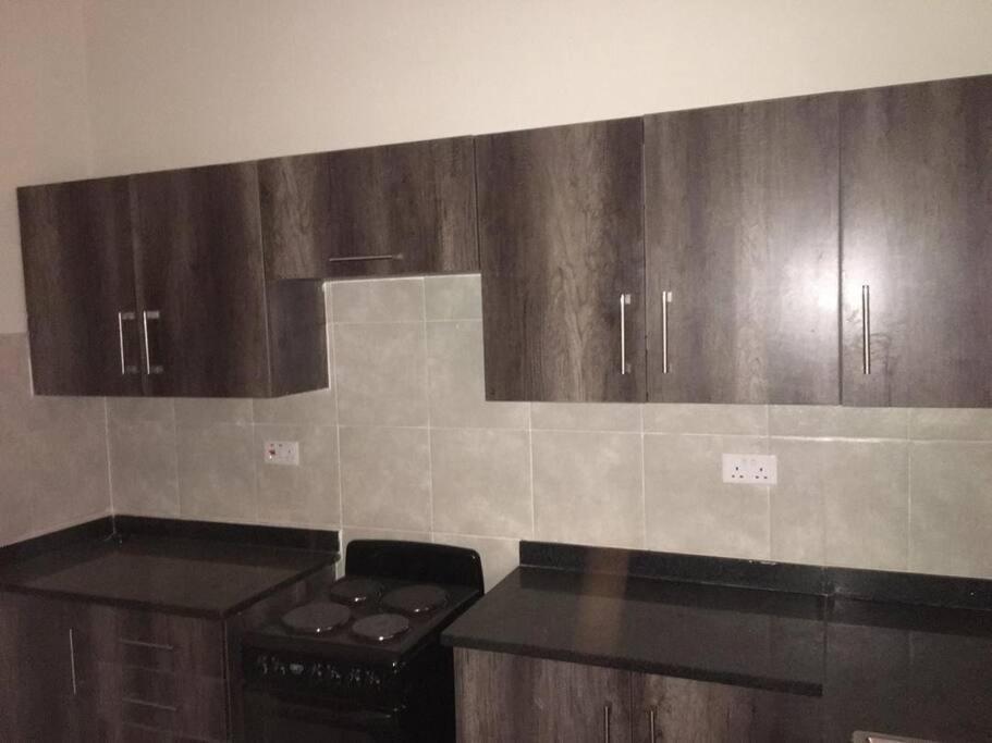 Spacious Zamtel Flat 卢萨卡 外观 照片