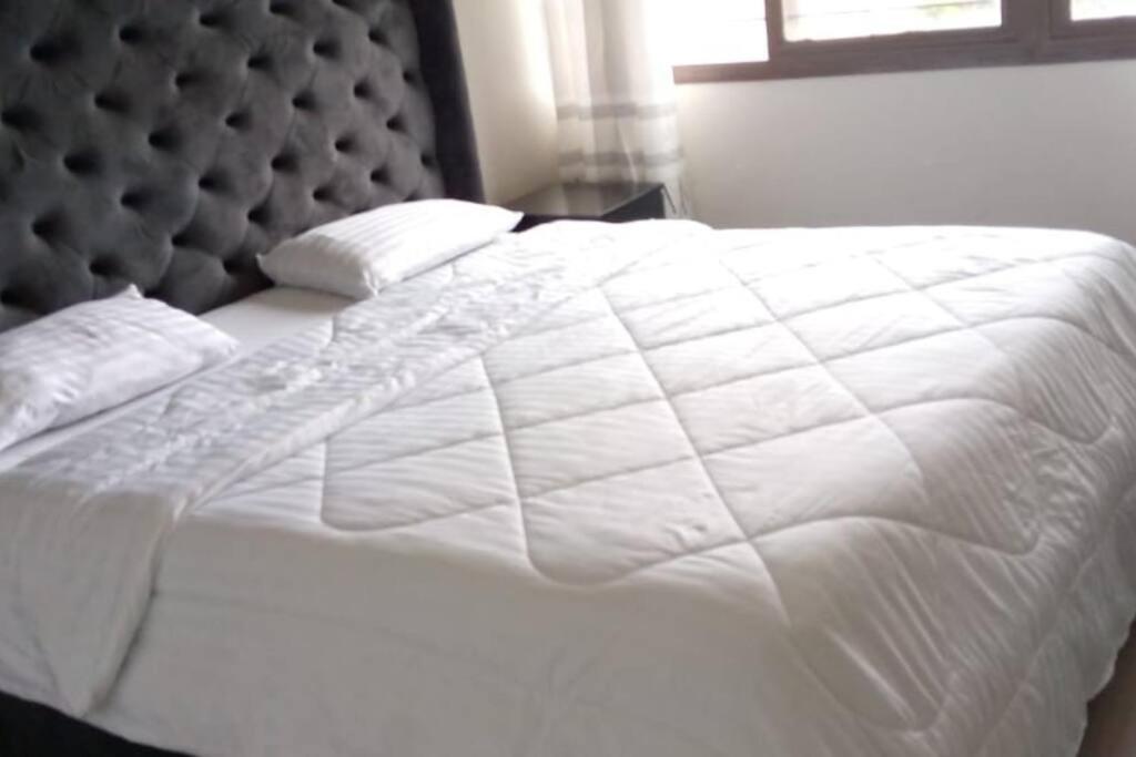 Spacious Zamtel Flat 卢萨卡 外观 照片