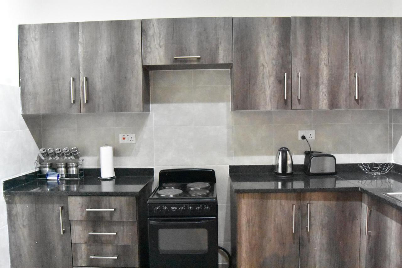 Spacious Zamtel Flat 卢萨卡 外观 照片