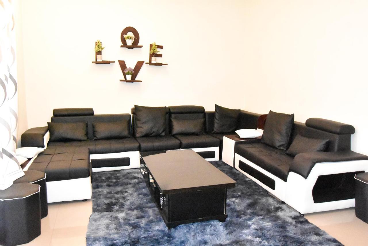 Spacious Zamtel Flat 卢萨卡 外观 照片